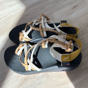 Chaco Cream and Flower ZX/2 Sandal
